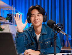 Skill Public Speaking yang Menghasilkan Income Dari Menjadi Host Live Shopping